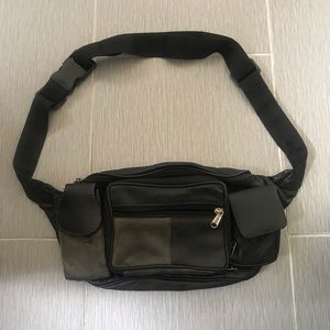 Vintage buttery leather large black Fanny pack 90s